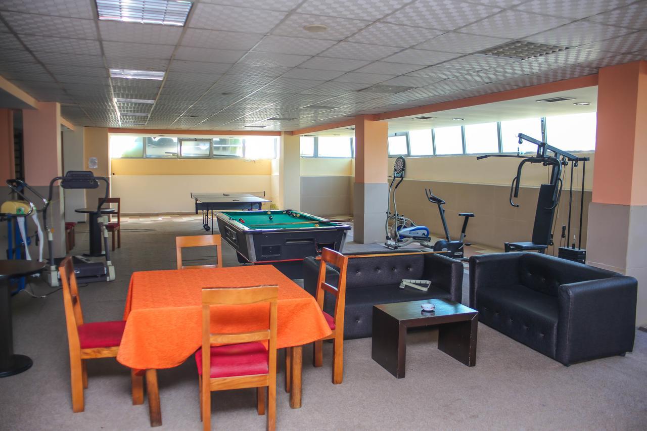 Rinas Hotel Vila Aeroport מראה חיצוני תמונה