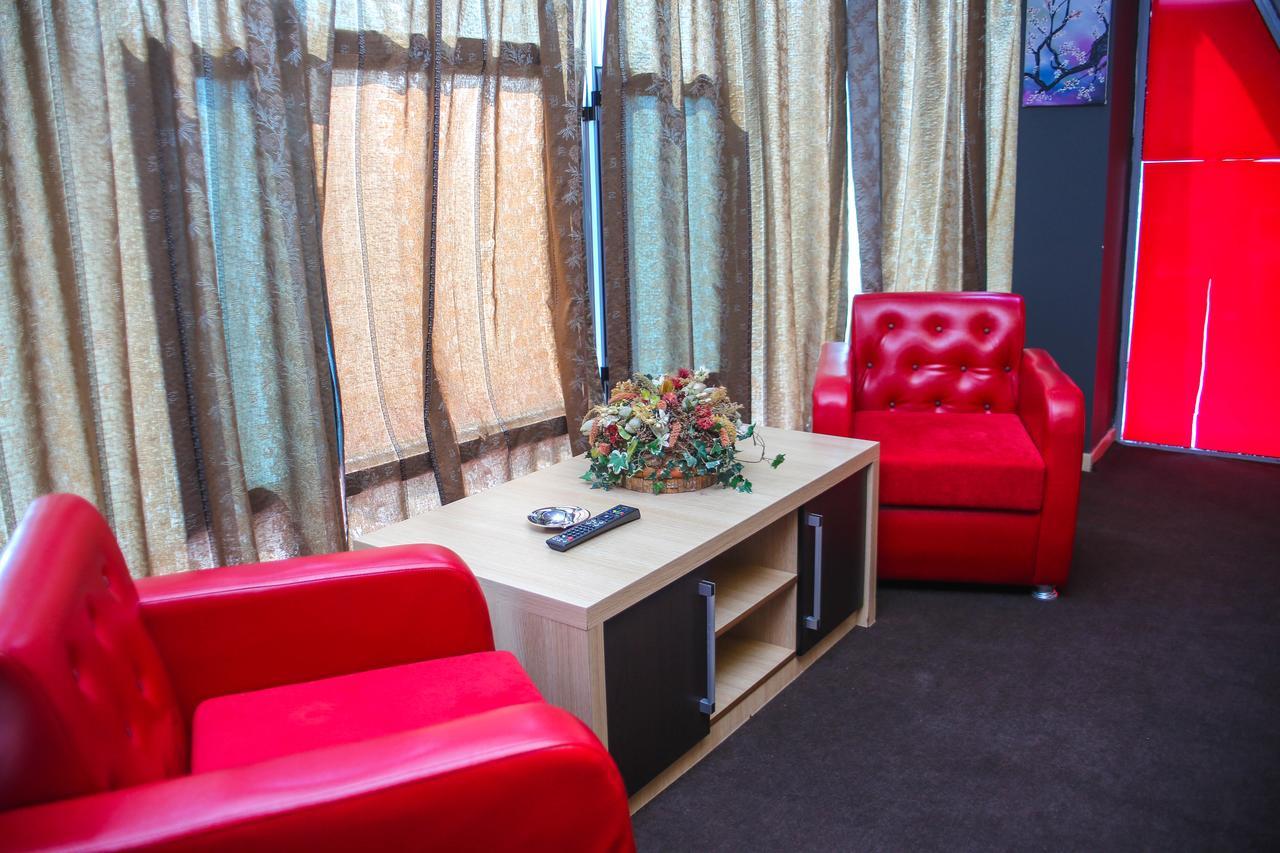 Rinas Hotel Vila Aeroport מראה חיצוני תמונה