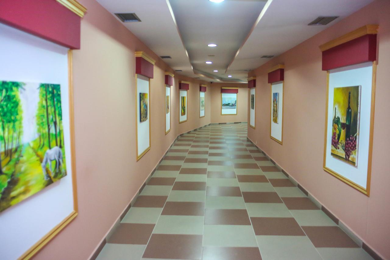 Rinas Hotel Vila Aeroport מראה חיצוני תמונה