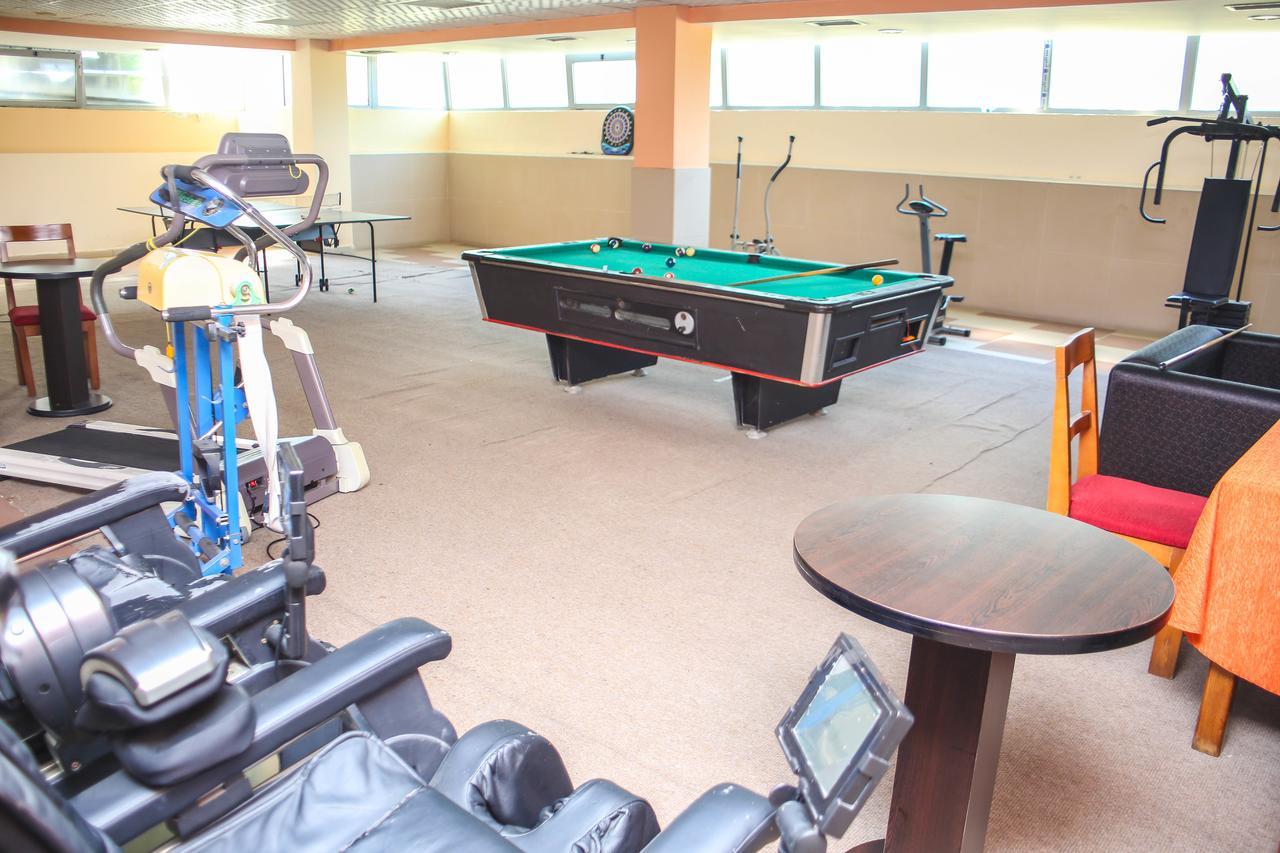 Rinas Hotel Vila Aeroport מראה חיצוני תמונה