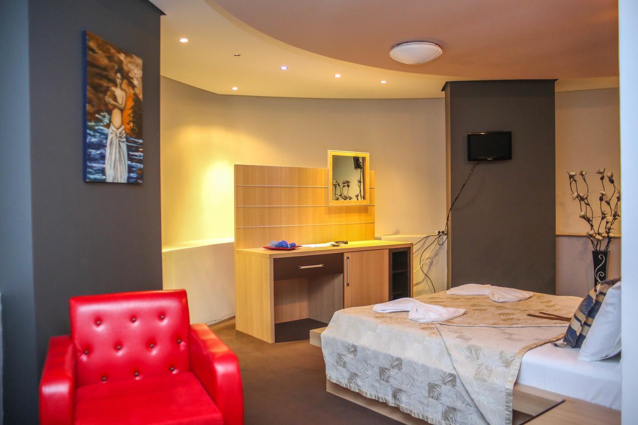 Rinas Hotel Vila Aeroport מראה חיצוני תמונה